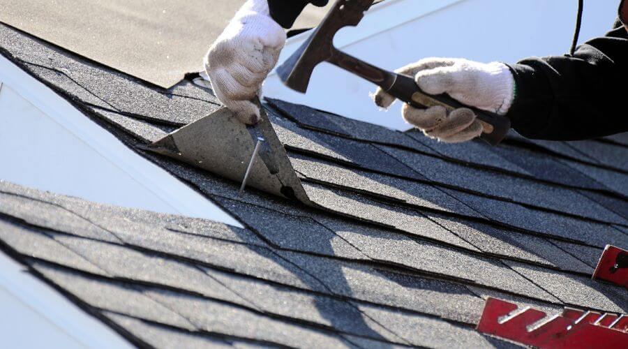 Professional gutter cleaning in Dora, AL